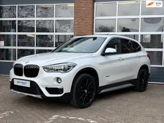BMW X1 XDrive25i Executive, leder, navi, cruise, panodak. keyless