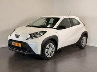 Toyota Aygo X 1.0 VVT-i MT Play | Apple Carplay | Achteruitrijcamera |