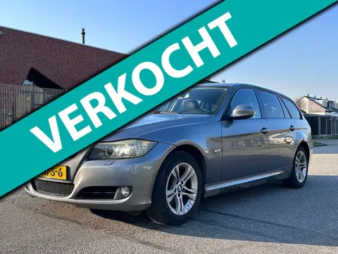 BMW 3-serie Touring 318i Business Line Automaat*16-03-2027 APK*Navigatie*Cruise*Airco*NAP*Parkeersen