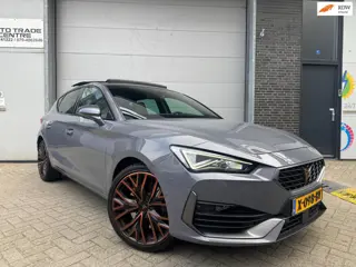 Cupra Leon 1.4 e-Hybrid 245PK VZ Copper Edtion | Pano | Dealer OH | BTW Auto | Lederen bekleding | 1