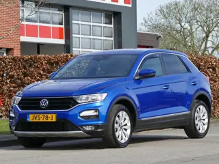 Volkswagen T-Roc 1.5 TSI AUTOMAAT | stoelverwarming | verwarmd stuur | all-season-banden | Apple Car