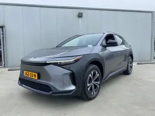 Toyota Bz4x Dynamic 71 kWh aanbieding gratis lader twv €1300 | Navigatie | 500KM WLTP | Warmtepomp |