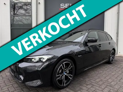 BMW 3-serie Touring 320e M-Sport Pano/Leder/Widescreen/19 Inch/ACC/Climate/Navi/Car Play/Camera/PDC/