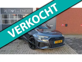 Audi A3 Sportback 30 TFSI 2X S-line/Afgevlakt stuur/Carplay/Dynamisch knipperlicht