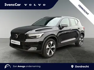 Volvo XC40 2.0 B4 Plus Dark | Keyless Entry | Stoelverwarming | Elektrische kofferklep | Adaptieve C