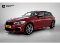 BMW 1-serie M140i High Executive(M-performance uitlaat, Dakraam, Harman/Kardon, StoelV, PDC, Navi Pr