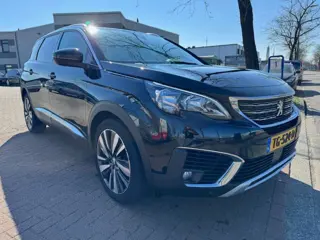 Peugeot 5008 1.2 PureTech Allure 7 Persoons Airco/ECC,Cruisecontrol,Navigatie,Half Leder