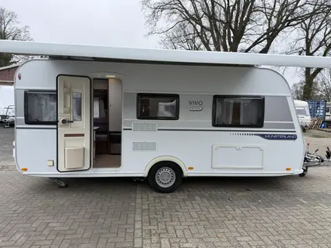 LMC Vivo 470 E 2 BEDDEN  LUIFEL MOVER
