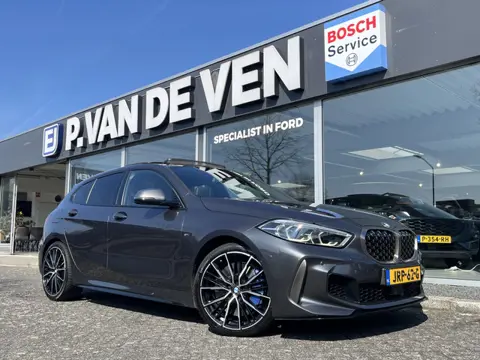BMW 1-serie M135i xDrive High Executive M Sport 306pk Automaat | Panodak | Elektr. achterklep | arki