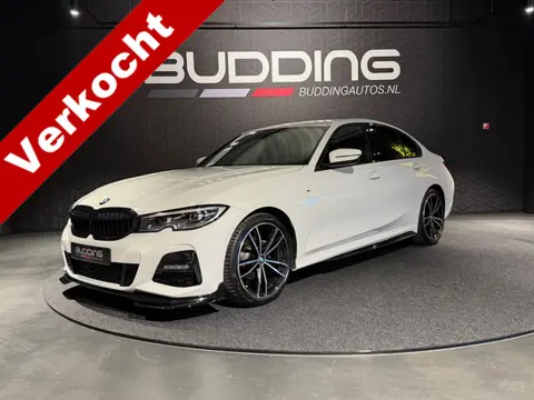 BMW 3 Serie 318i High Exe Edition | M-performance | Leder | CarPlay