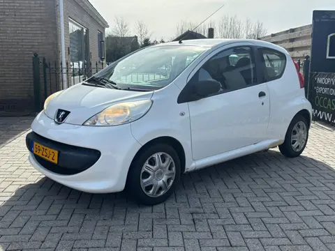 Peugeot 107 1.0-12V XR