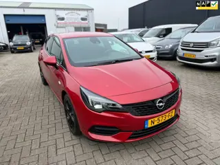 Opel Astra 1.2 Business Elegance|Tikkend geluid in de motor.............