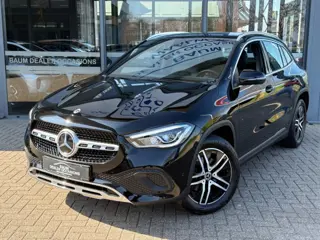 MERCEDES-BENZ GLA-KLASSE 200 LUXURY LINE AUTOMAAT NAVI LMV PDC-CAMERA. 