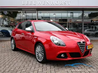 Alfa Romeo Giulietta 1.4 T Exclusive (bj 2015, automaat)