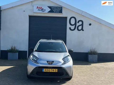 Toyota Aygo X 1.0 VVT-i MT Play