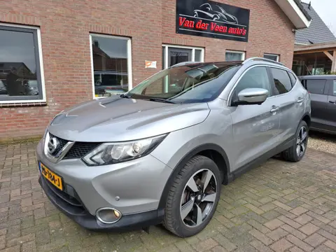 Nissan Qashqai 1.2 N-Vision. Zeer netjes, 2de eigenaar. O.a. camera, pano, cruise, navi, etc. Dealer