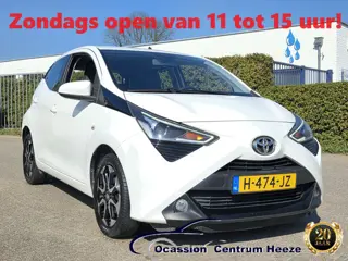 Toyota Aygo 1.0 VVT-i x-Joy AUT! Camera! Carplay! Apk 12-2027! Zondag OPEN!