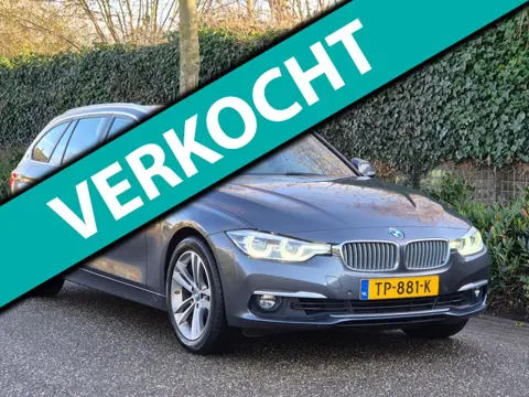 BMW 3-serie Touring Nbt EVO Apple CarPlay LM Velgen Trekhaak NAP NL Gave Kleur 320i Luxury Edition