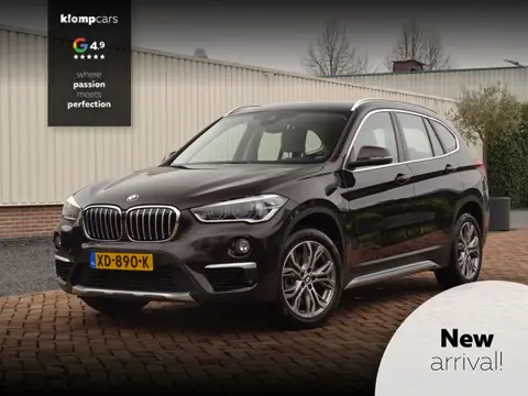 BMW X1 sDrive20i X-line | Head-Up | Stuurverwarming! | Stoelverw | Nav | Leer | Camera!
