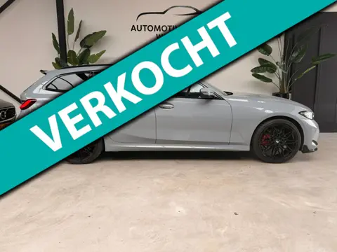 BMW 3-serie Touring 320e Touring M-Sport PANO WIDESCREEN LEER HUD 20''