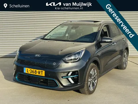 Kia e-Niro DynamicPlusLine 64 kWh SOH 100% | NW door ons geleverd & Onderhouden | Sunroof | Privacyg