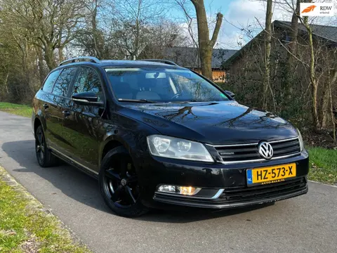 Volkswagen Passat Variant 2.0 TDI Highline BlueMotion | DSG + R-line + Cruise + Navi Nu € 6.975,-!!!