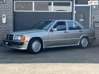 Mercedes-Benz 190-serie 2.3/16V 170 dk Hand geschakeld .APK