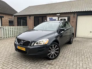 Volvo XC60 2.4 D5 AWD Momentum 215 pk Leer Trekhaak 20"