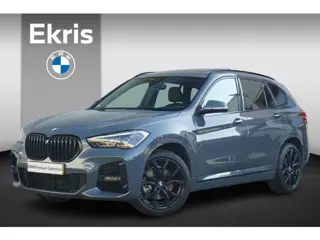 BMW X1 sDrive20i M Sportpakket 19'' / Panoramadak / Head-Up Display / Trekhaak