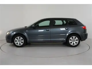 Audi A3 Sportback 1.6 Attraction | Trekhaak | Cruise | Sportstoelen |