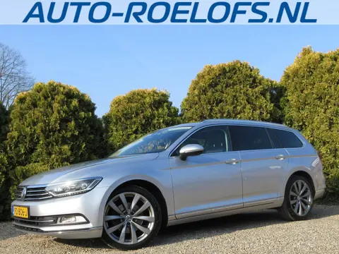 Volkswagen Passat Variant 1.6 TDI Connected + *Panorama*