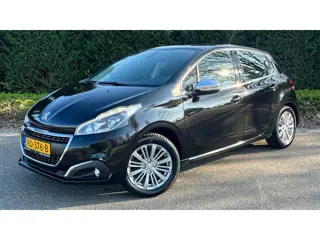 Peugeot 208 1.2 PureTech Blue Lease Premium l CarPlay l Clima l