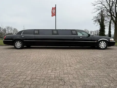 Lincoln Town Car 4.6 - V8 (APK t/m 23-1-2027) (bj 2003)