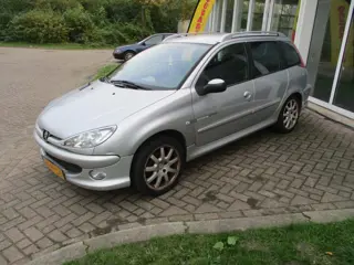 Peugeot 206 SW 1.6-16V Quiksilver APK 12 februari 2027.