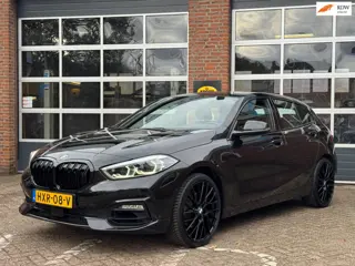 BMW 1-serie 118i High Executive, navi, camera, sportleder, adapt cruise, led, 2 x PDC