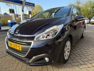 Peugeot 208 1.2 PureTech Blue Lion / Parkeersensoren / Navi / Airco / Bluetooth