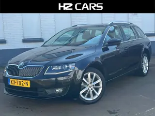 Skoda Octavia Combi 1.6 TDI Greentech Style Business|Automaat|Trekhaak|Navi|Cruise