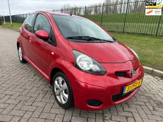 Toyota Aygo 1.0-12V Aspiration Red
