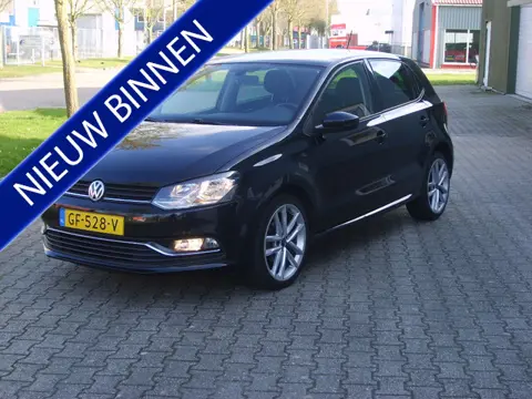 Volkswagen Polo 1.2 TSI Highline (bj 2015)