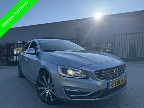 Volvo V60 2.4 D6 AWD Panorama|Leer|Camera 2014 (bj 2014)