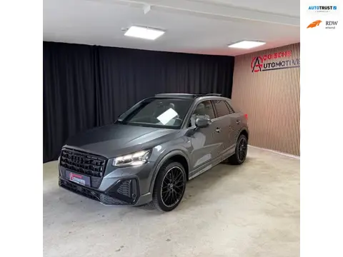 Audi Q2 35 TFSI S Edition Pano/ Cam/ Carplay/ Voll!!