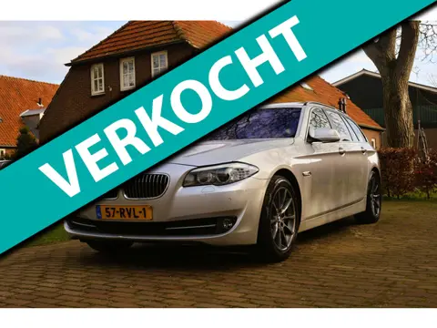 BMW 5-serie Touring 528i High Executive Aut. | Panorama | Luxe leder | Stoelverwarming | 18 inch | T