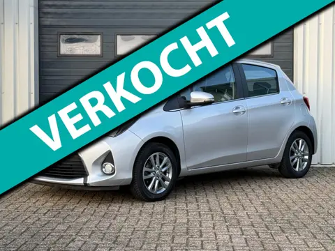 Toyota Yaris 1.3 VVT-i Dynamic NAVI / CRUISE / 6 BAK !