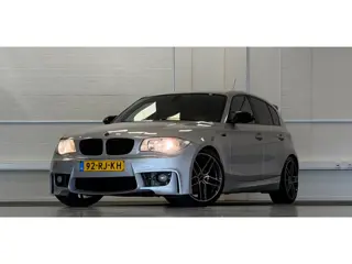 BMW 1-serie 118i High Executive 18"LM velgen Rijdt en schakelt goed