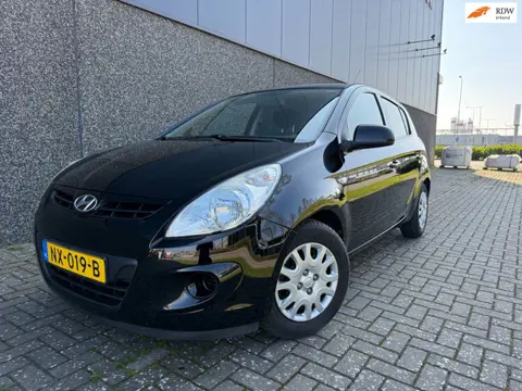 Hyundai I20 1.2i ActiveVersion Young/Nieuwe APK en beurt!