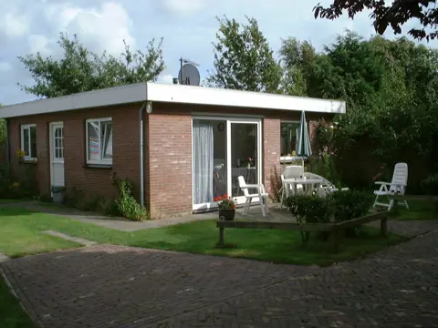Mooie bungalow in authentiek Texels dorp centraal gelegen