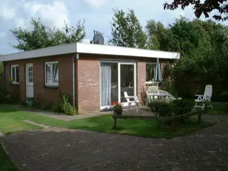 Mooie bungalow in authentiek Texels dorp centraal gelegen