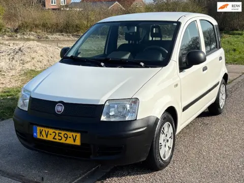 Fiat Panda 1.1 Actual Audio-CD/MP3 Getint glas ABS 2 x airbag Dealeronderhoud 123208 km's NAP! Nieuw