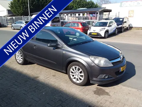 Opel Astra GTC 1.6 Temptation mooie sportieve  astra coupe met panoramadak