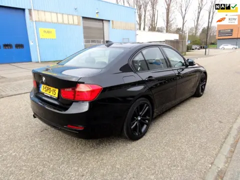 BMW 3-serie 320i EfficientDynamics Edition Bj 2013 NAP Airco Nieuwe APK